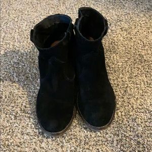 Black Dolce Vita booties sz 6